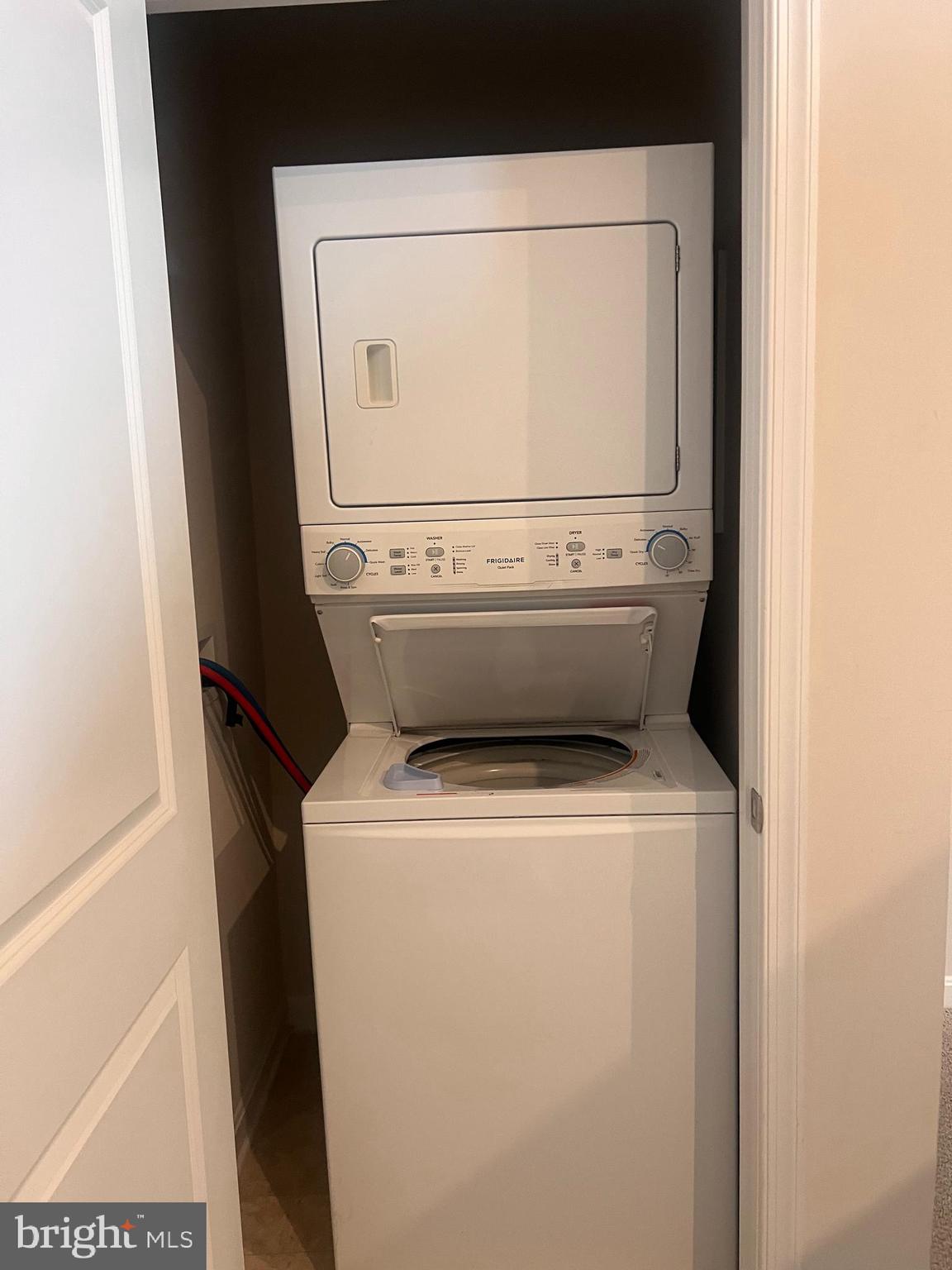 PRESIDENTS POINTE - Residential Lease