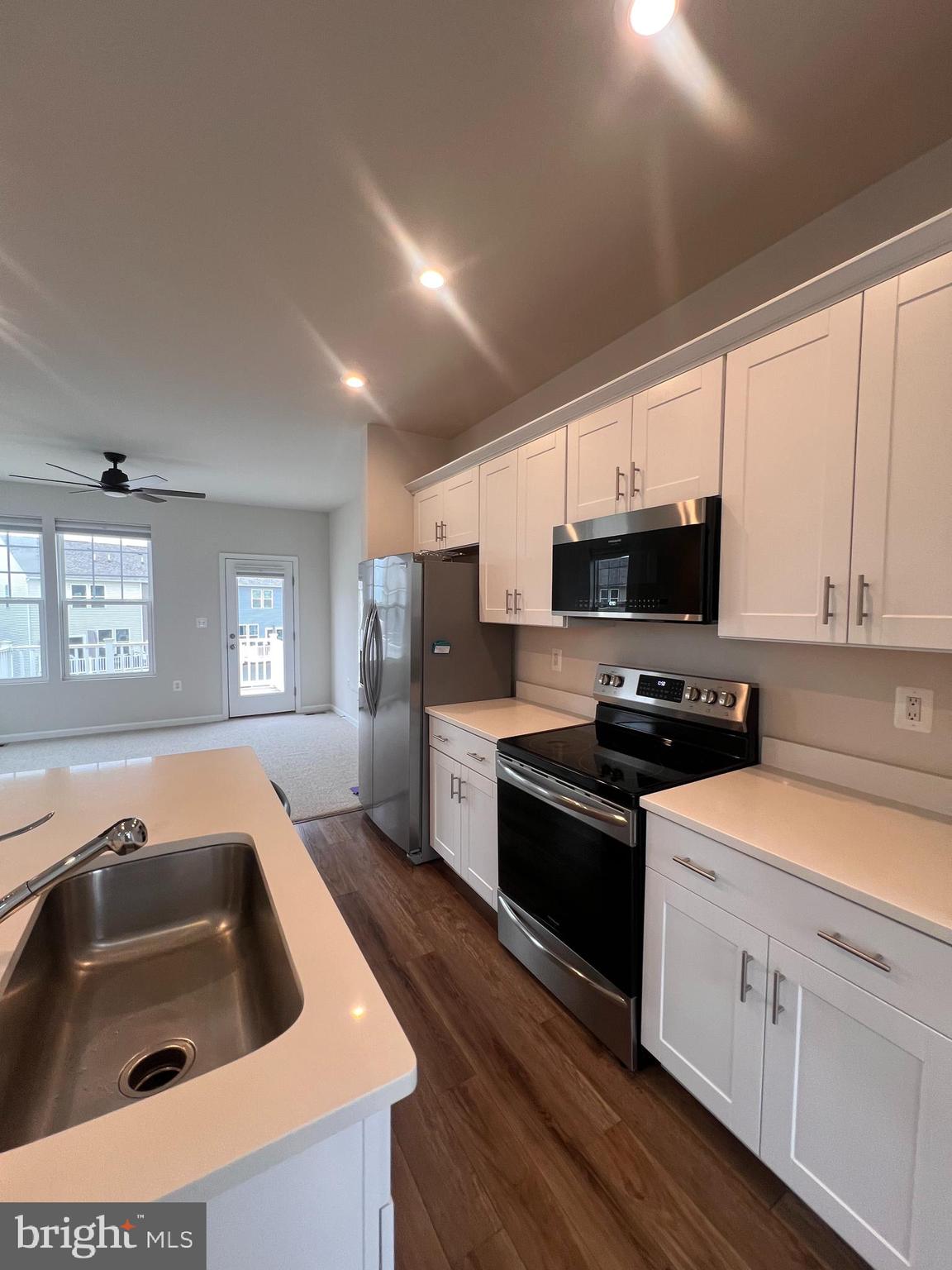 PRESIDENTS POINTE - Residential Lease