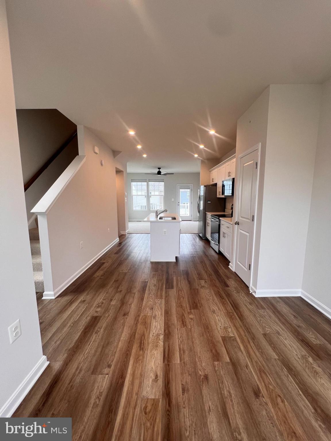 PRESIDENTS POINTE - Residential Lease