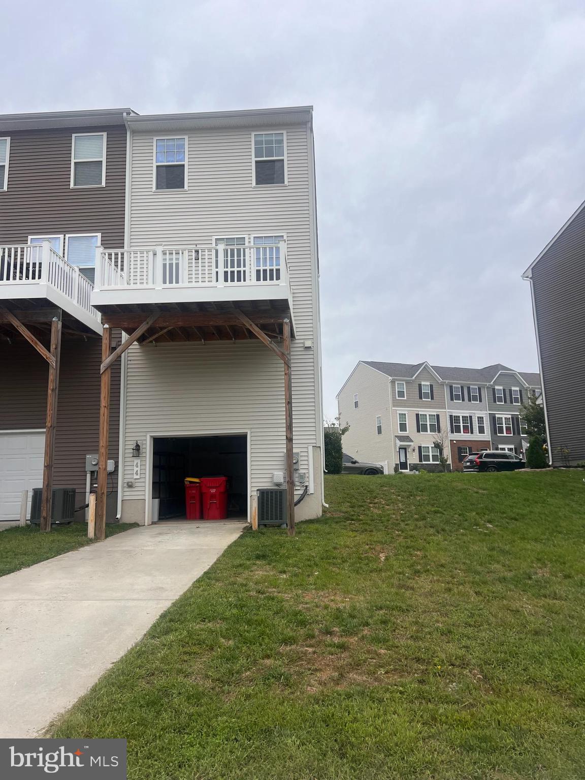 PRESIDENTS POINTE - Residential Lease