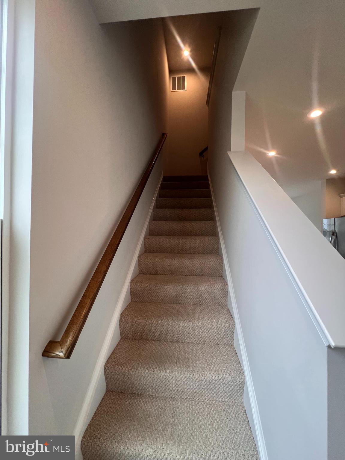 PRESIDENTS POINTE - Residential Lease