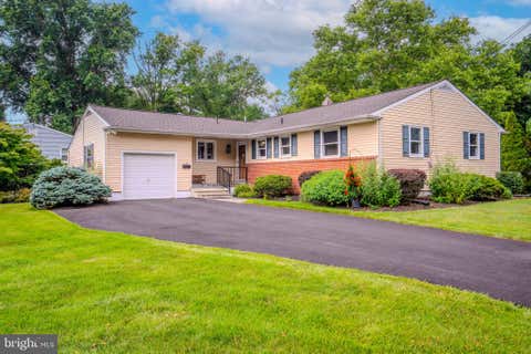Homes For Sale - 19 Burning Tree Lane<br/> LAWRENCE TOWNSHIP, NJ 08648