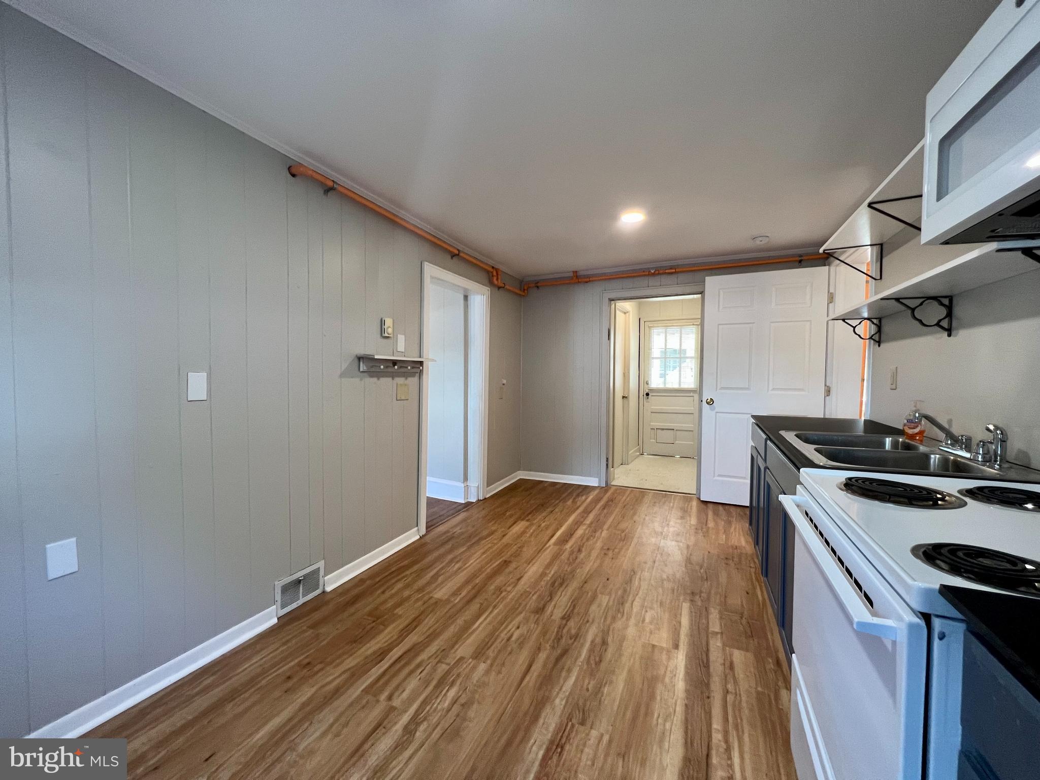 CHARLES TOWN - Residential Lease