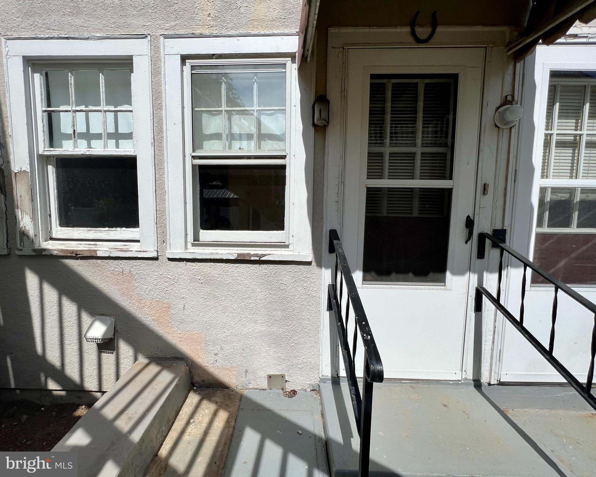 CHARLES TOWN - Residential Lease