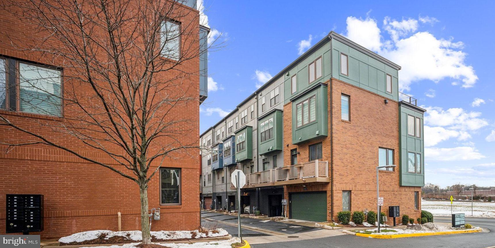 MOSAIC AT MERRIFIELD - Residential Lease