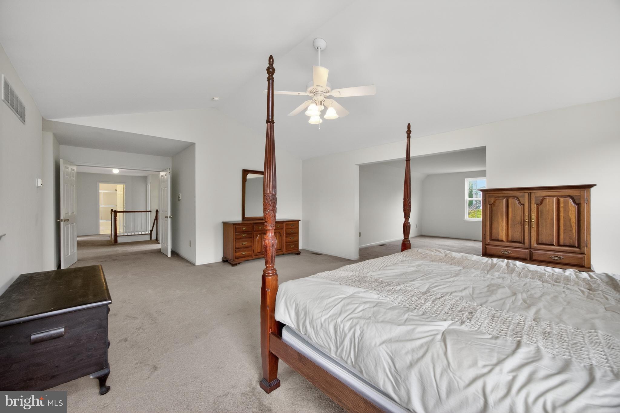 THE SUMMIT - Residential