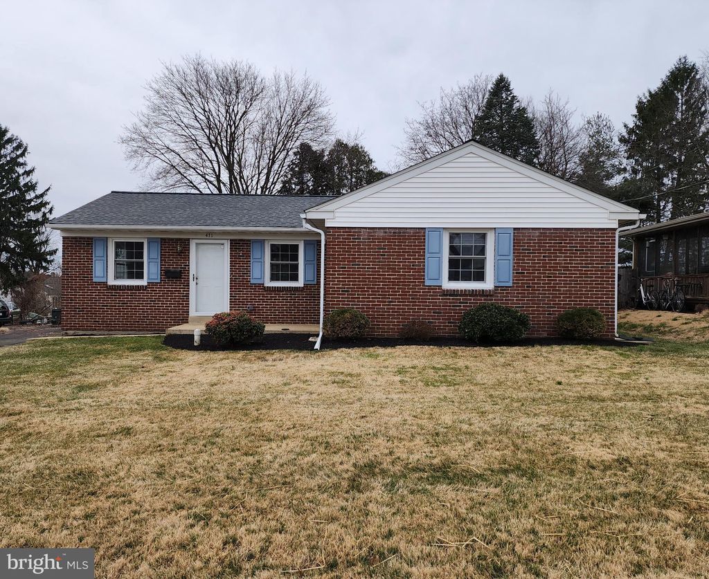 Photo of 431 HOSTETTER DR, MILLERSVILLE, PA 17551 (MLS # PALA2031994)