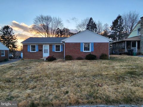 Photo of 431 HOSTETTER DR, MILLERSVILLE, PA 17551 (MLS # PALA2031994)