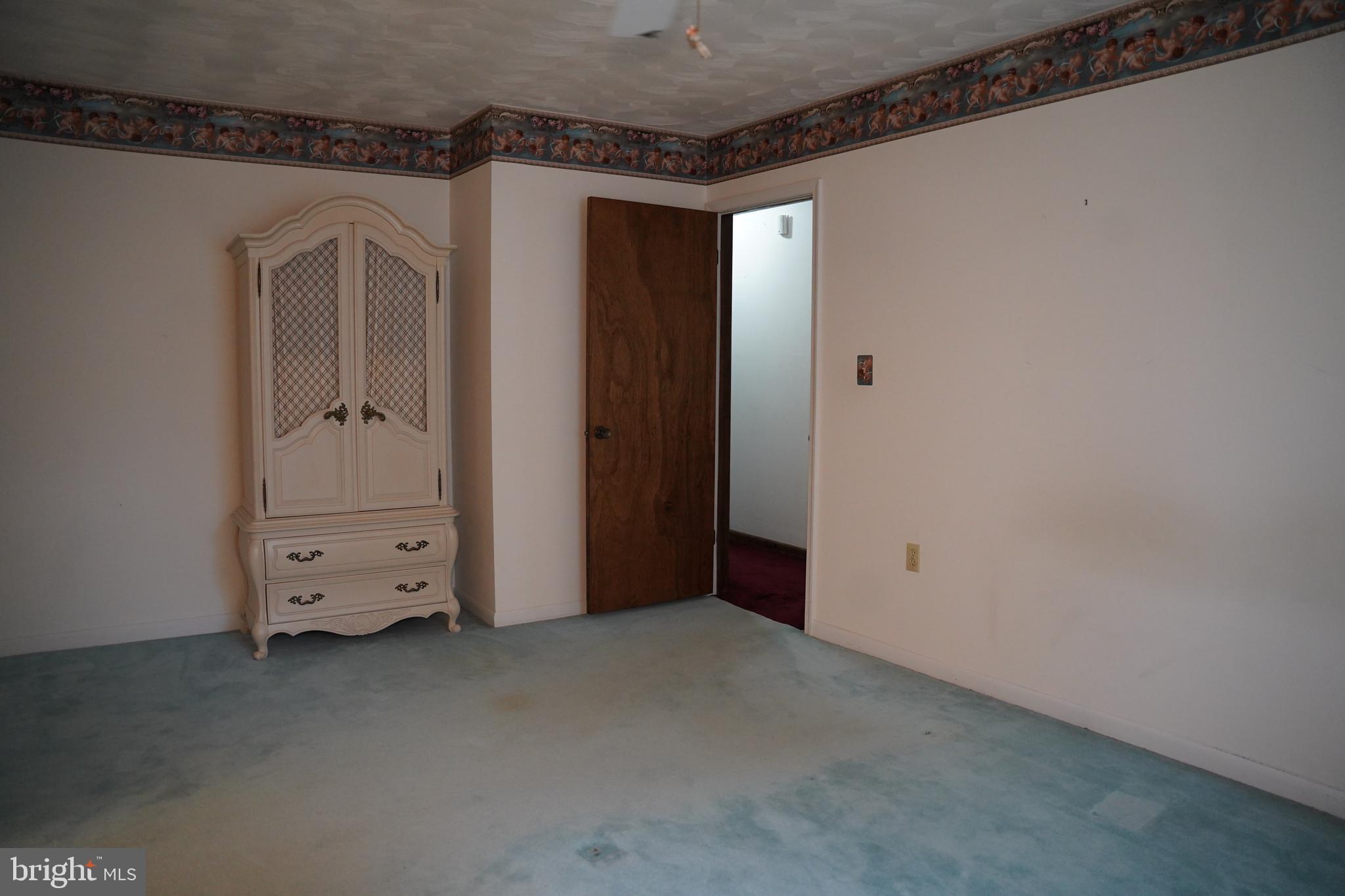 HIDDEN RIVER - Residential