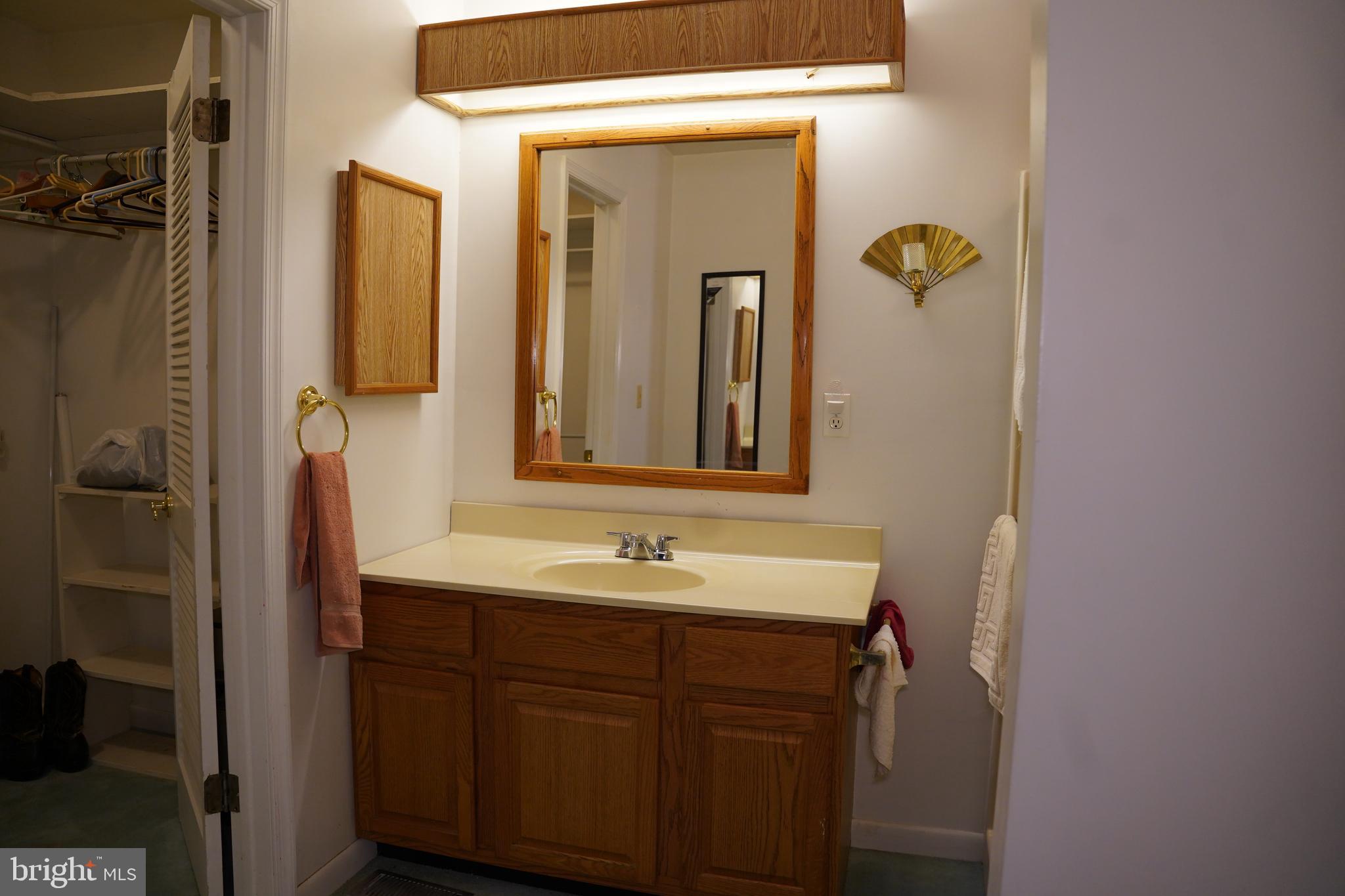 HIDDEN RIVER - Residential