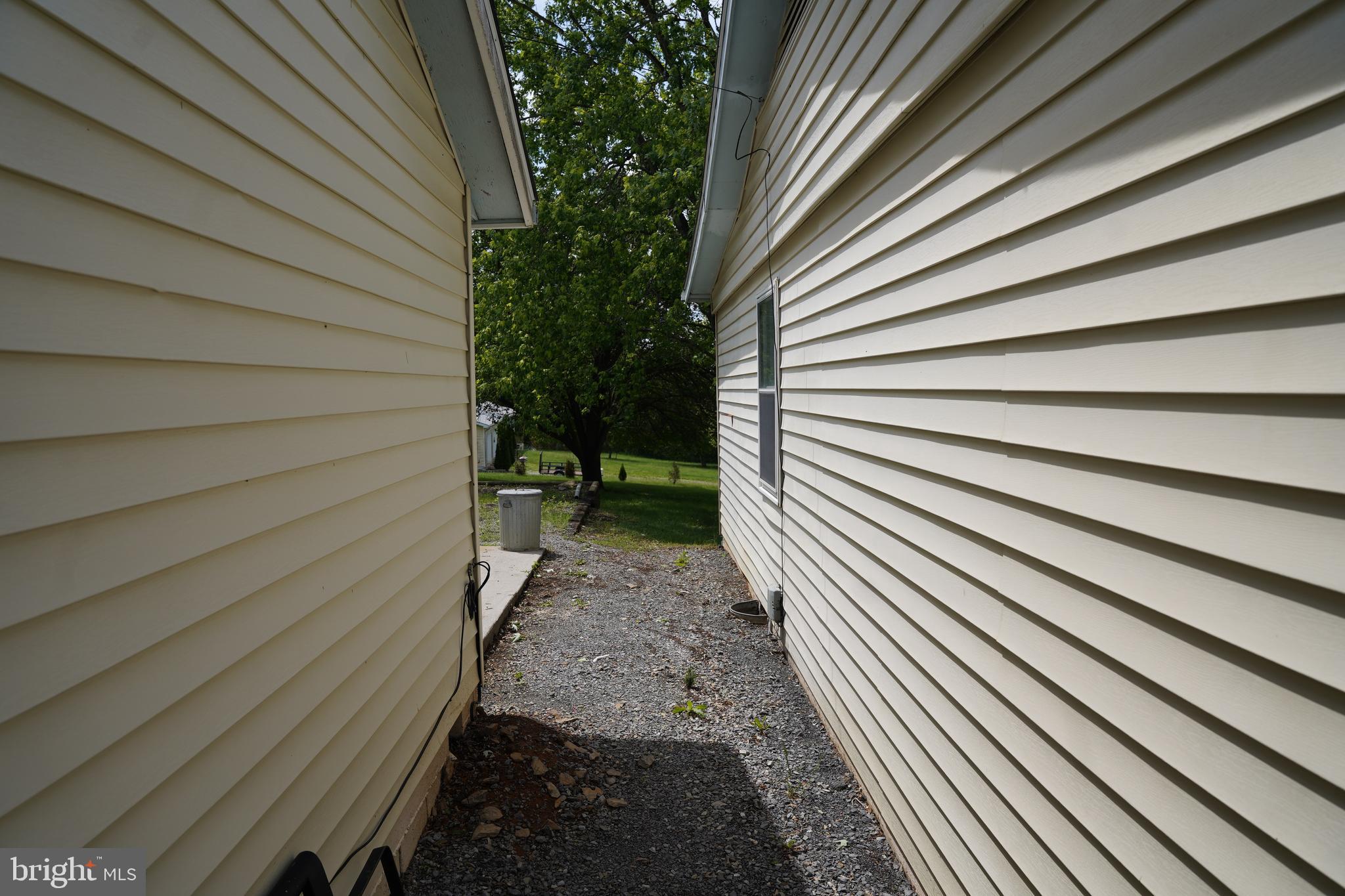 HIDDEN RIVER - Residential