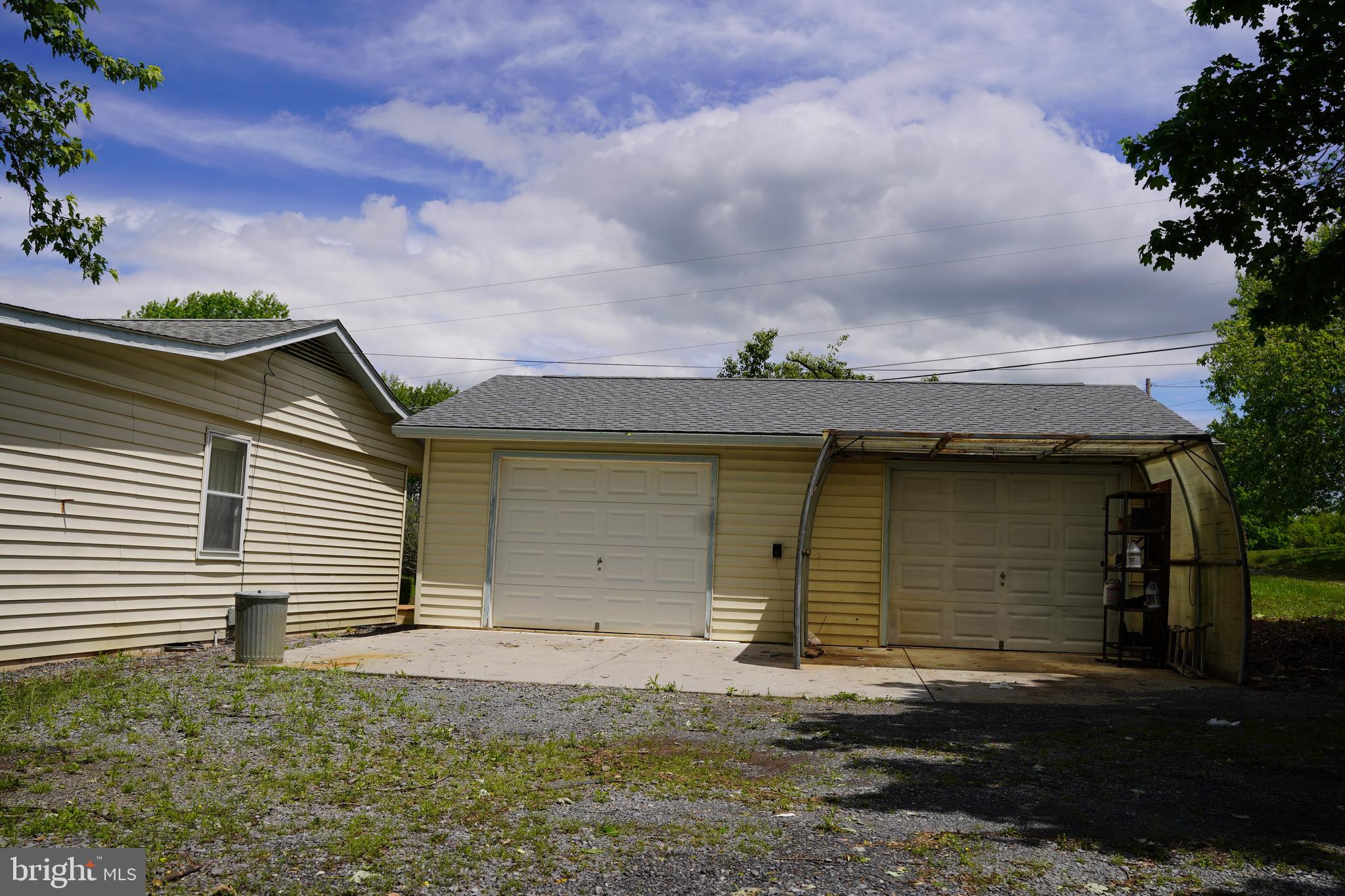 HIDDEN RIVER - Residential