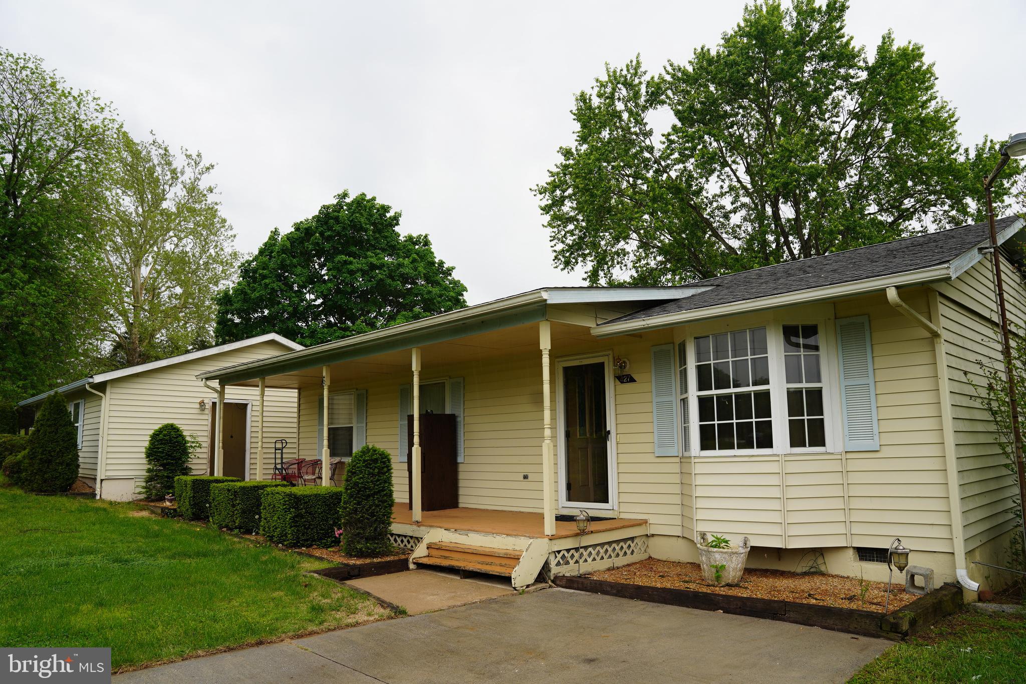 HIDDEN RIVER - Residential