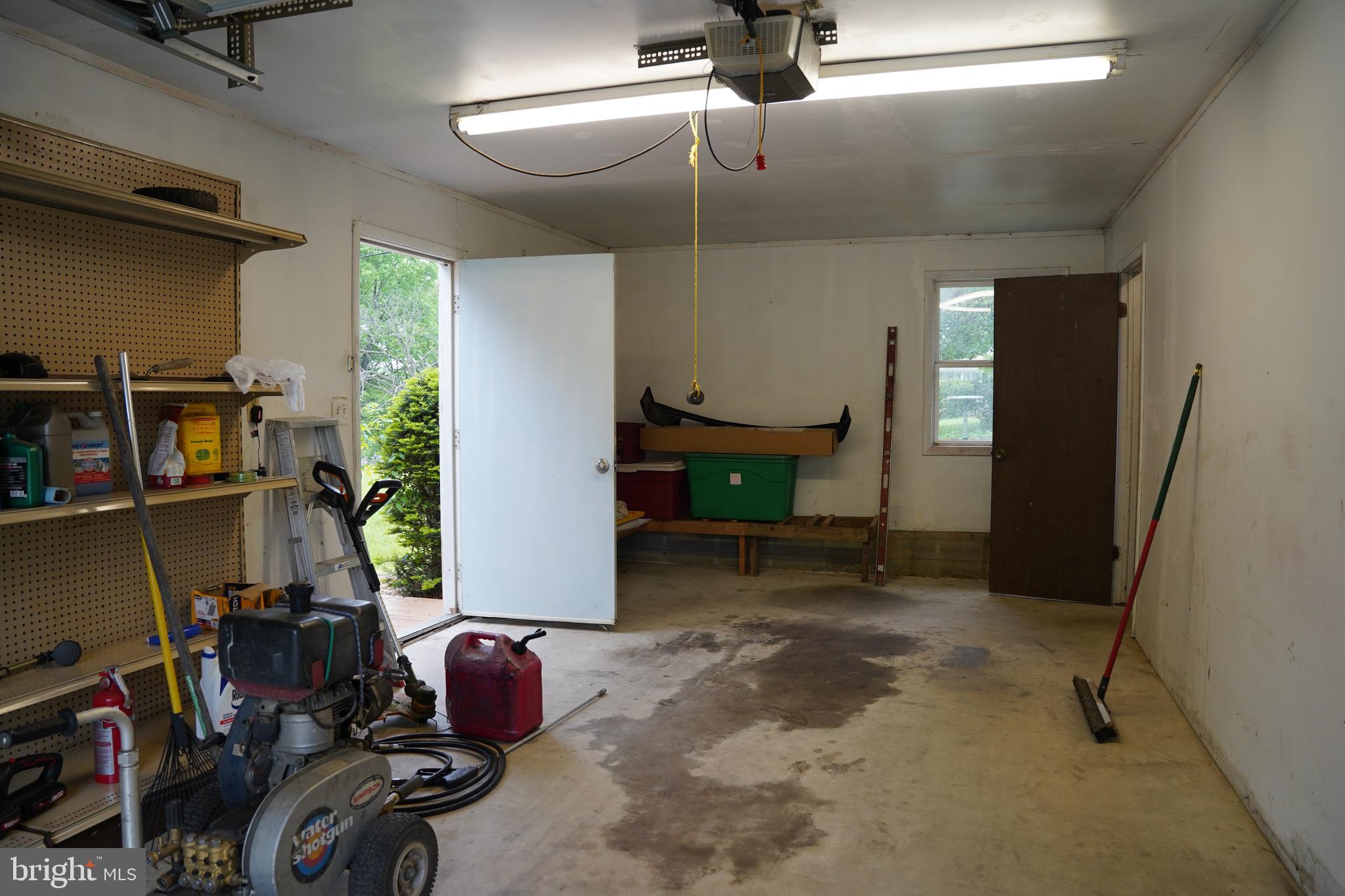 HIDDEN RIVER - Residential