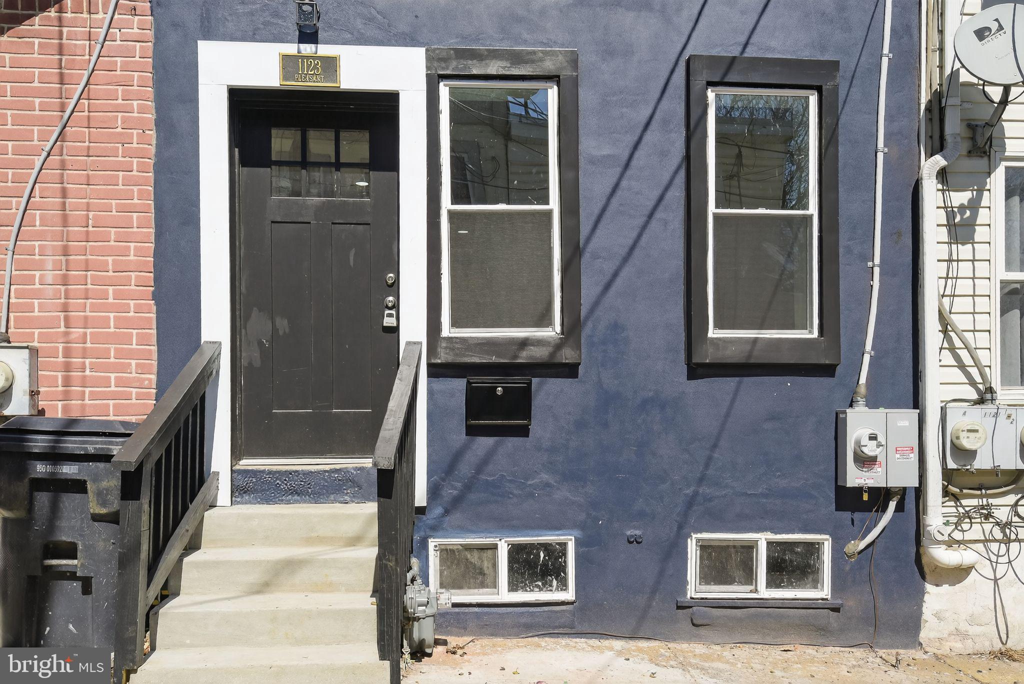 1123 PLEASANT STREET