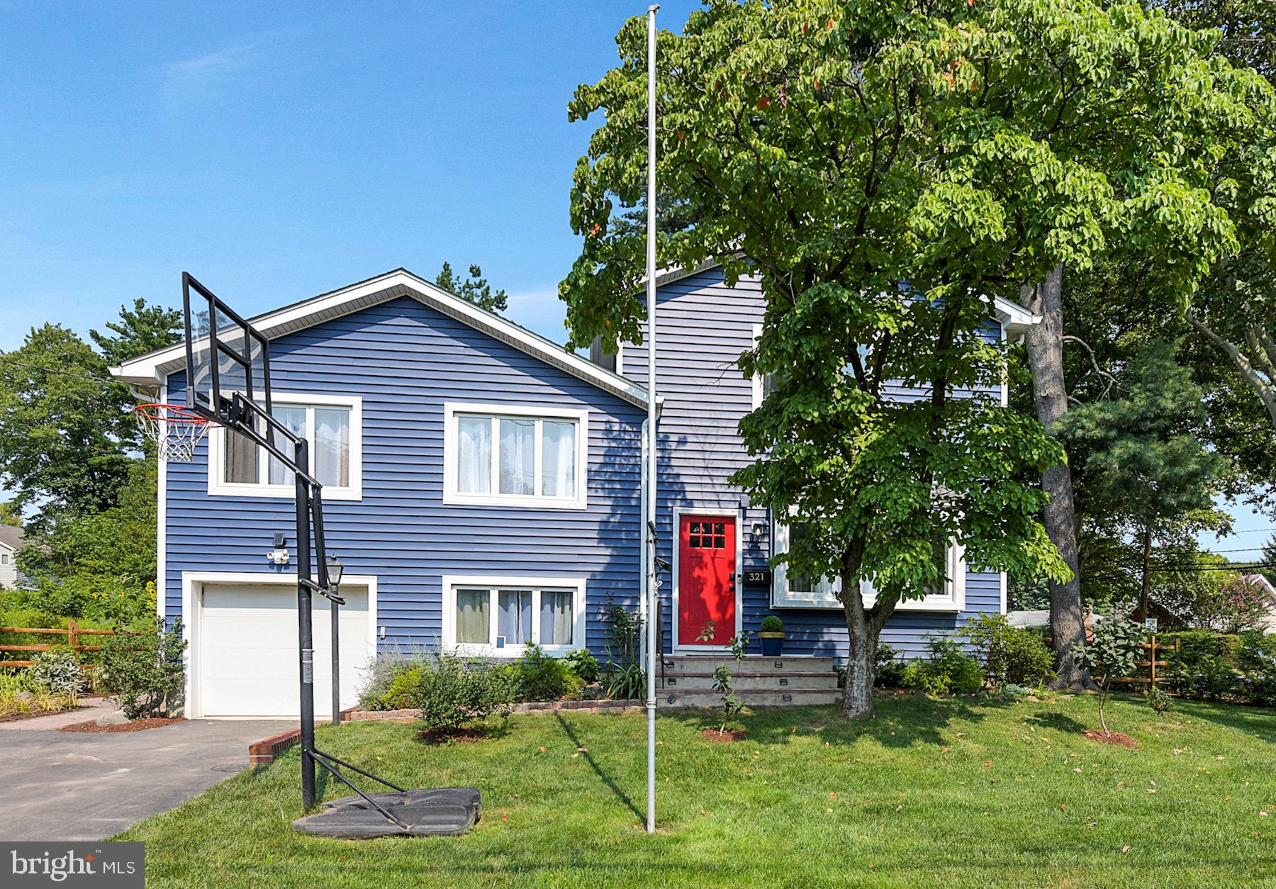 321 WALNUT LANE