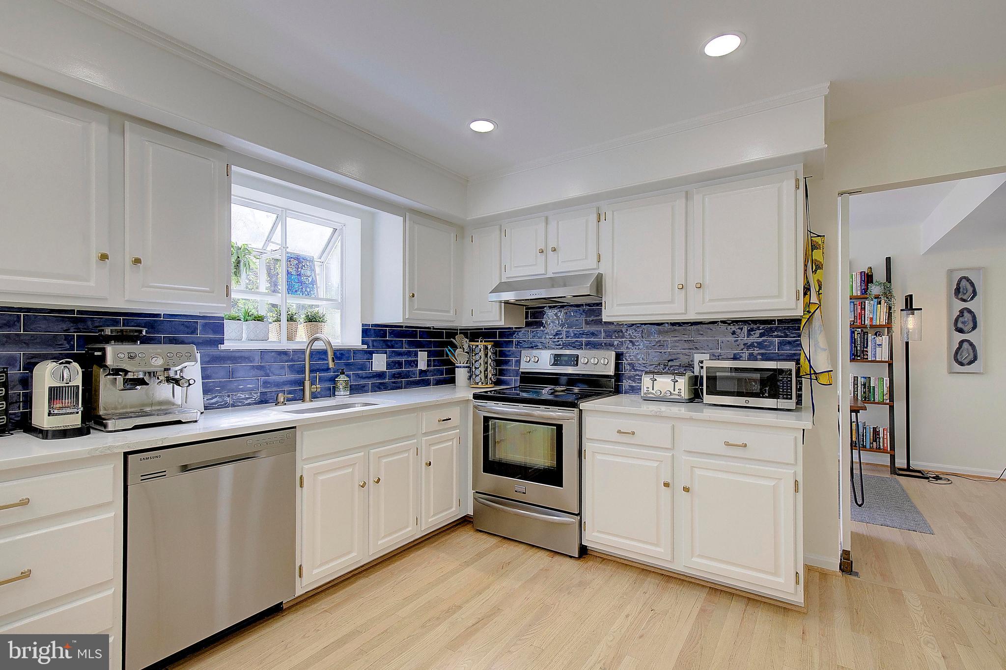 BLACKWALNUT COVE - Residential