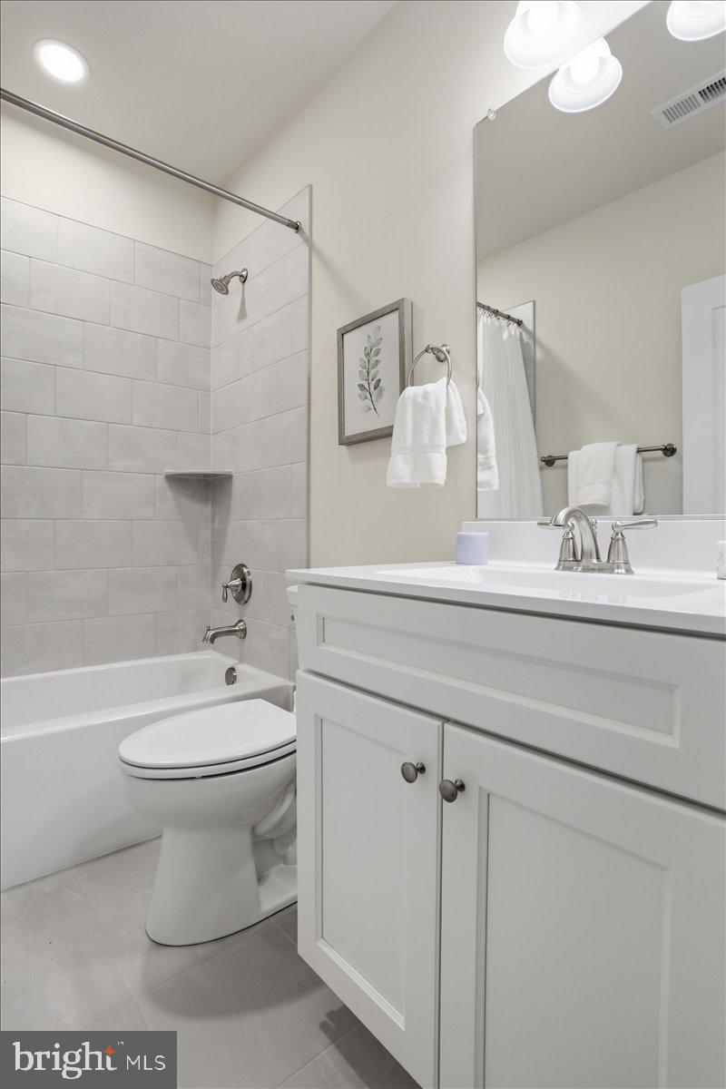 LEGACY FARMS - Residential