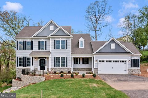 Photo of 112 Whirlaway Court, WESTMINSTER, MD 21157 (MLS # MDCR2034636)