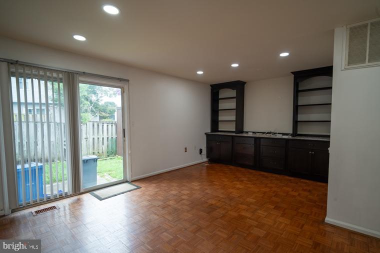 HIGHLANDS OF OLNEY - Residential Lease