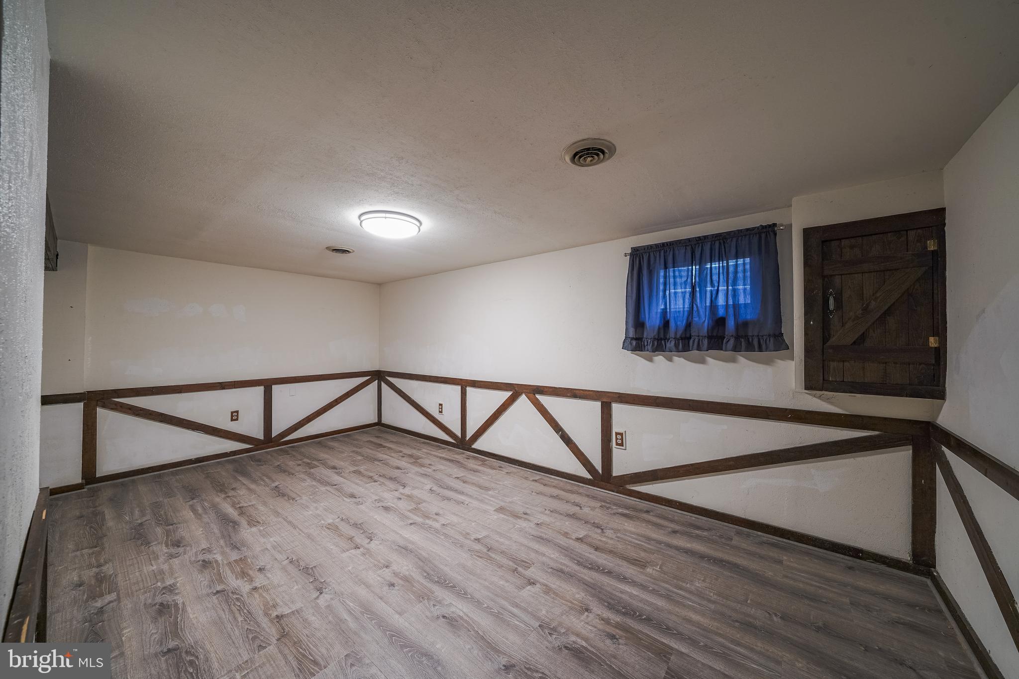 HIGHLANDS OF OLNEY - Residential Lease