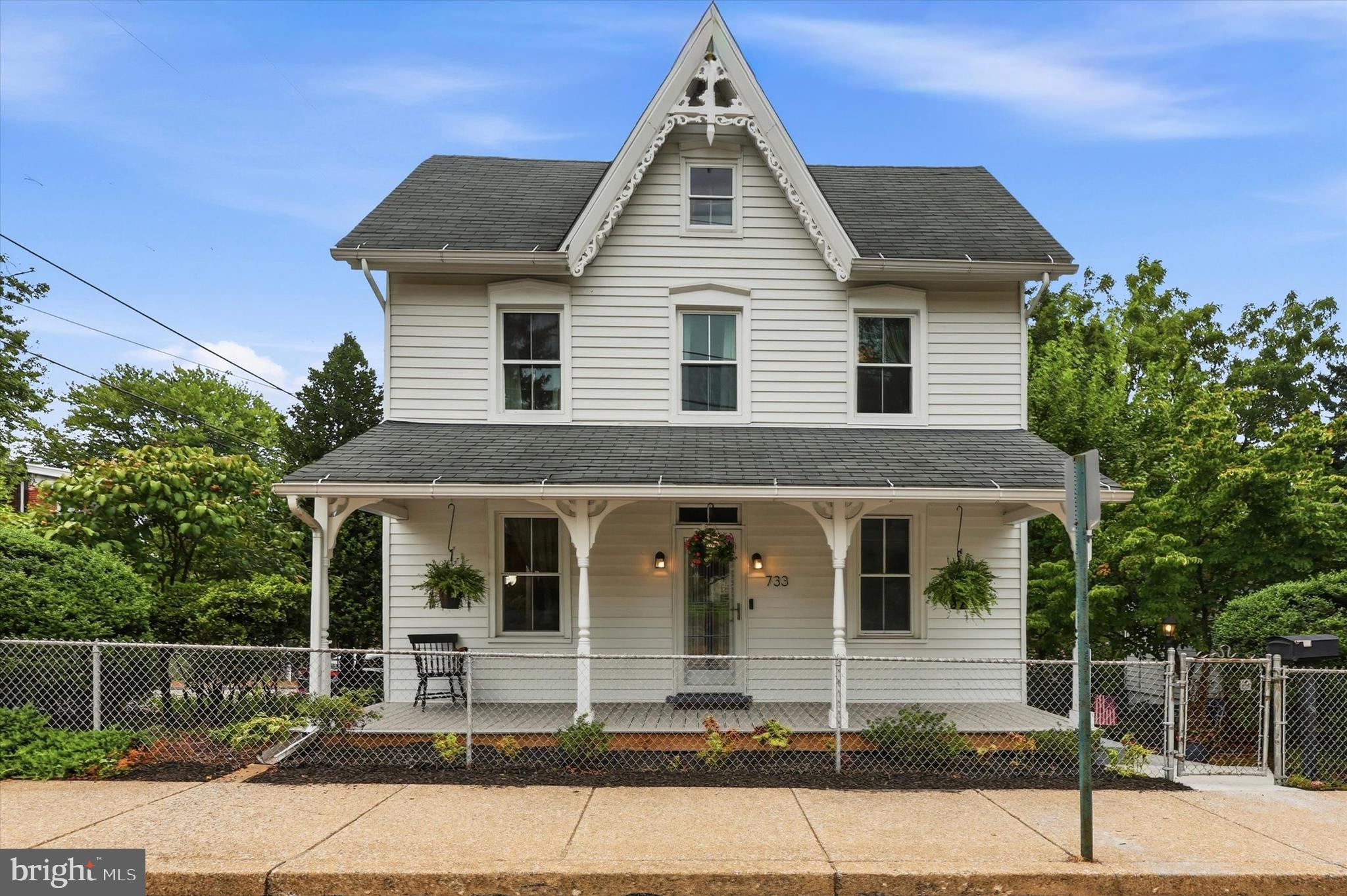 733 MAIN STREET