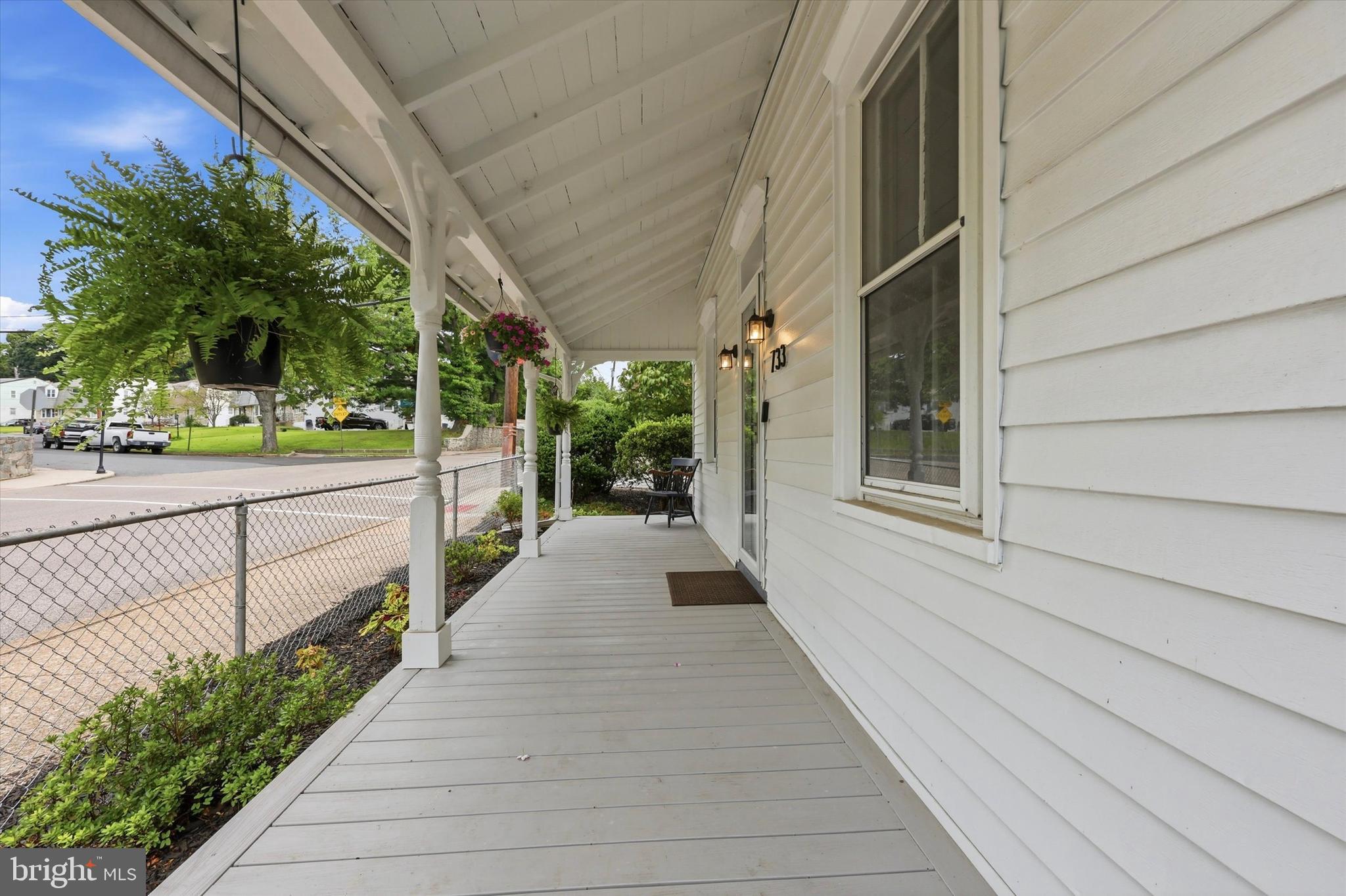 733 MAIN STREET