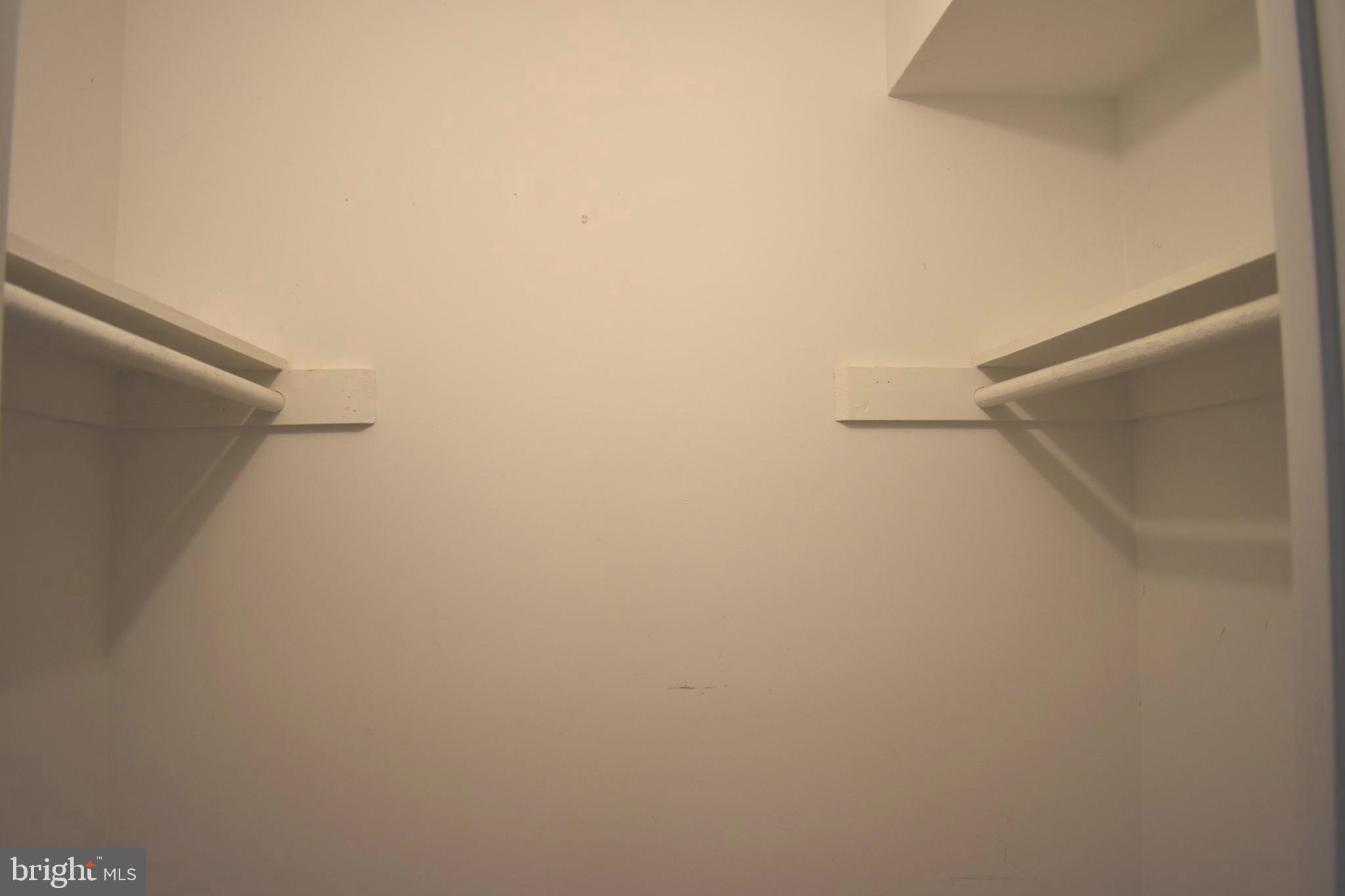 COUNTRY CLUB GREEN - Residential Lease