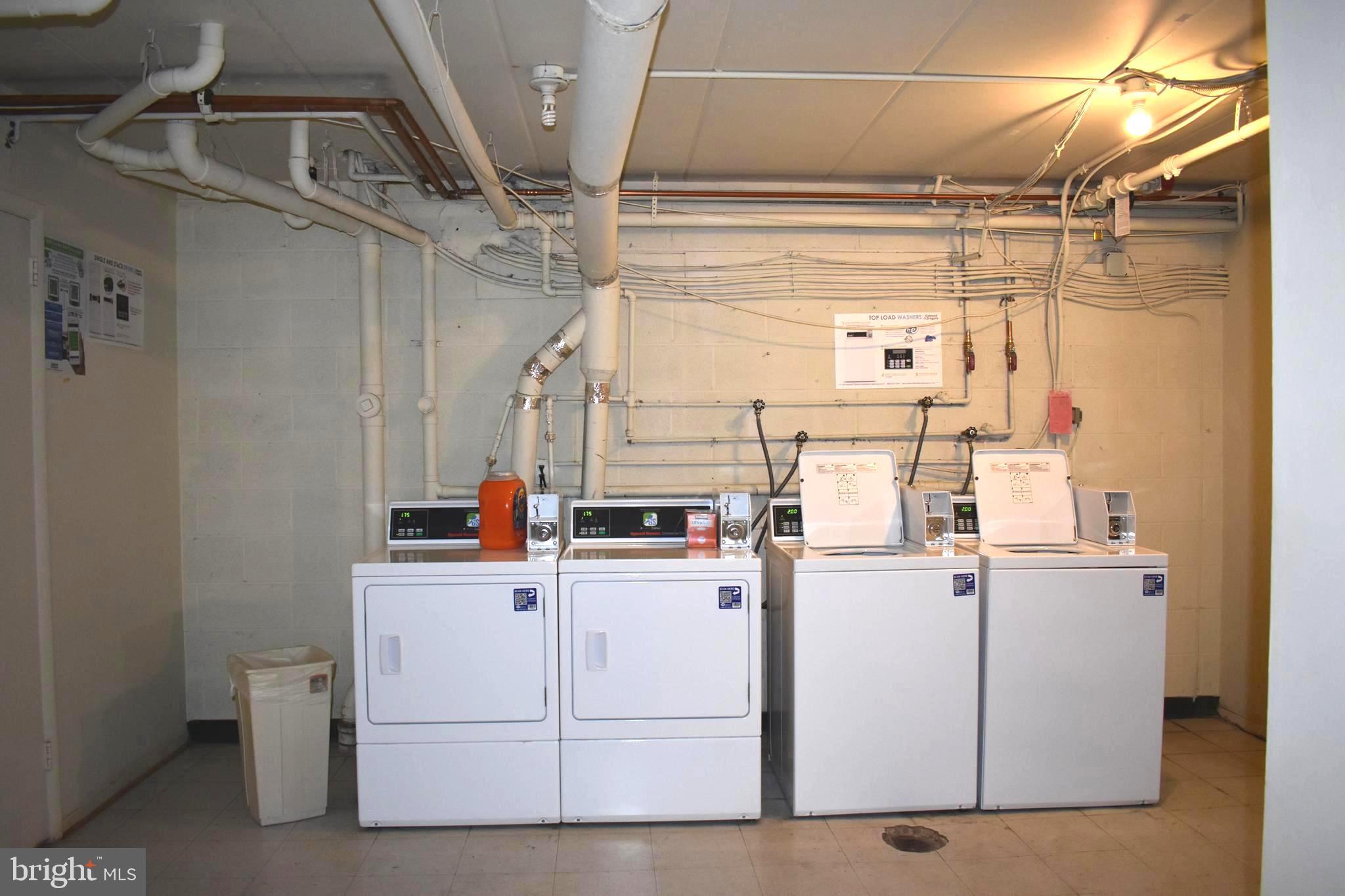 COUNTRY CLUB GREEN - Residential Lease