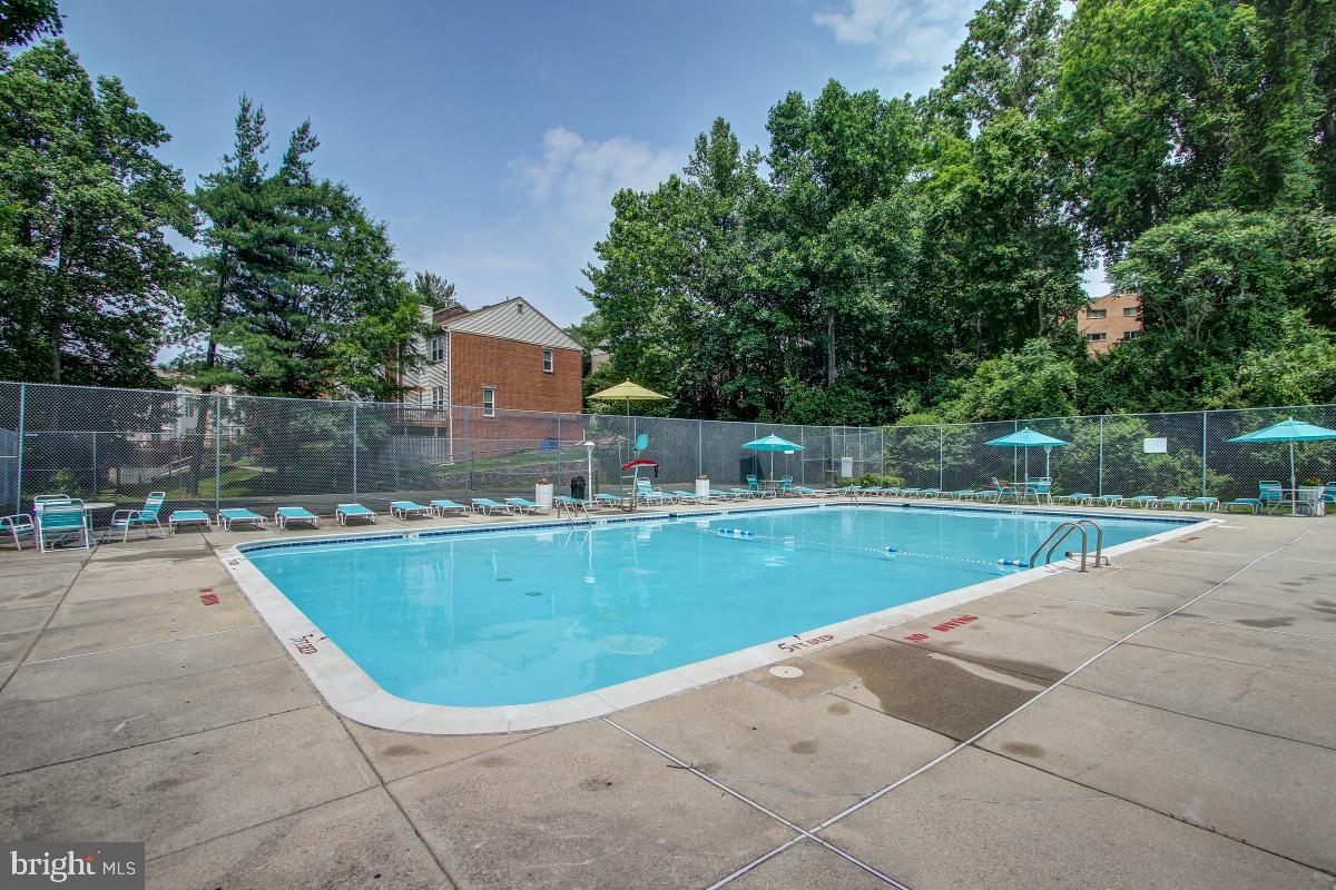 PARKSIDE CONDOMINIUMS - Residential Lease