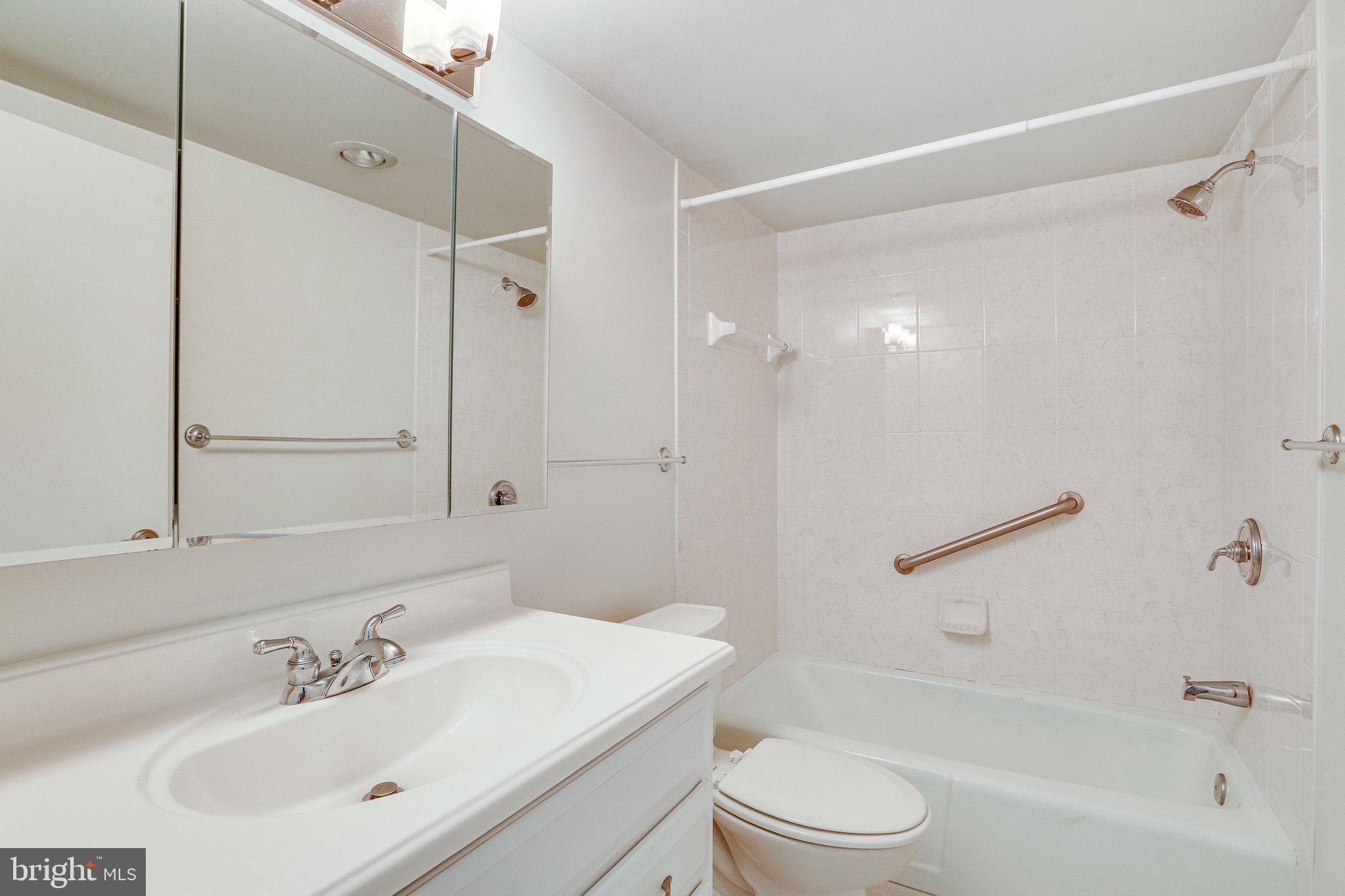 TOWER VILLAS - Residential Lease