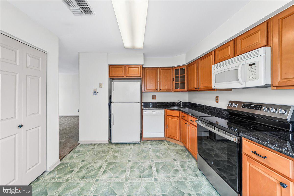 BRADFORD SQUARE - Residential