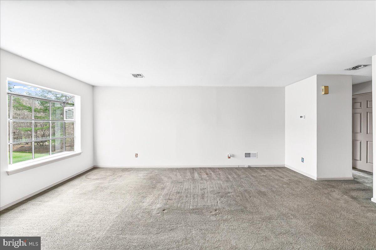 BRADFORD SQUARE - Residential