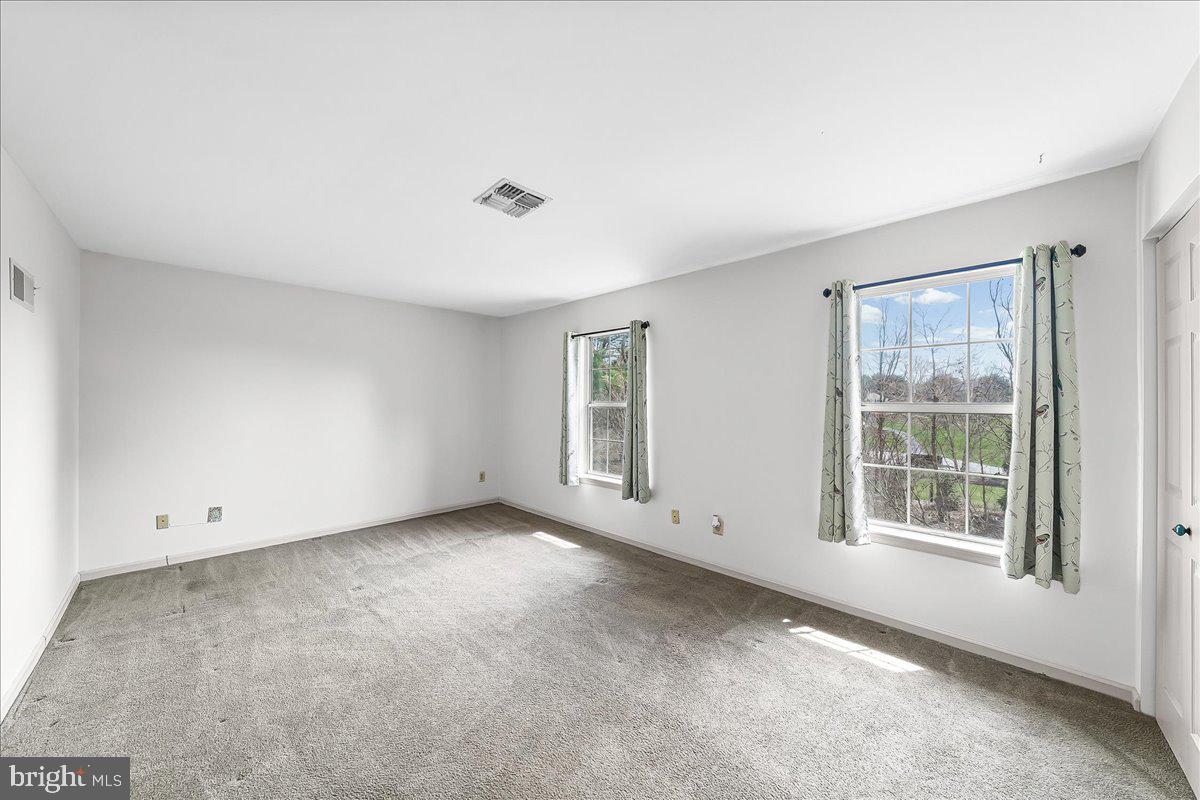 BRADFORD SQUARE - Residential