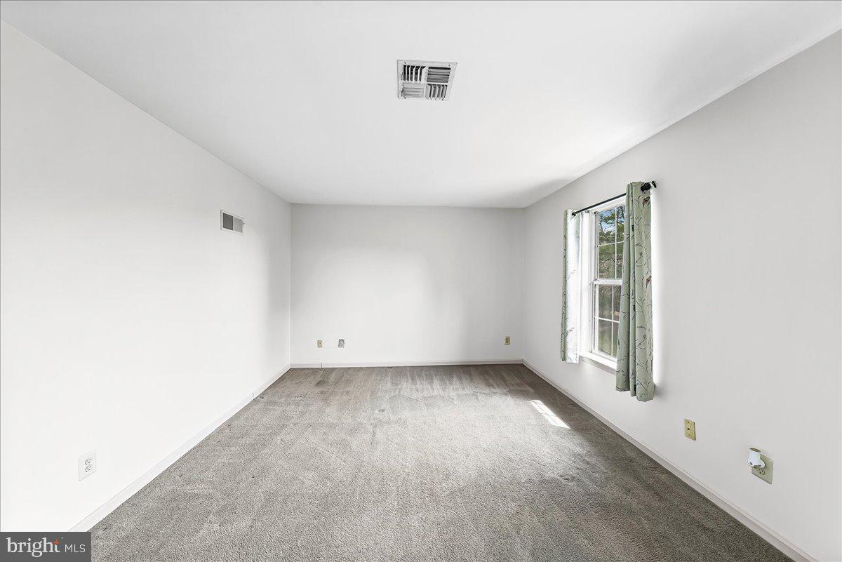 BRADFORD SQUARE - Residential