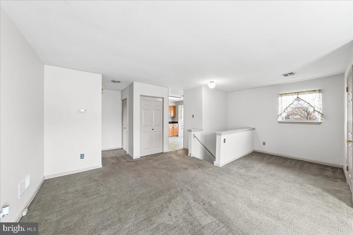 BRADFORD SQUARE - Residential