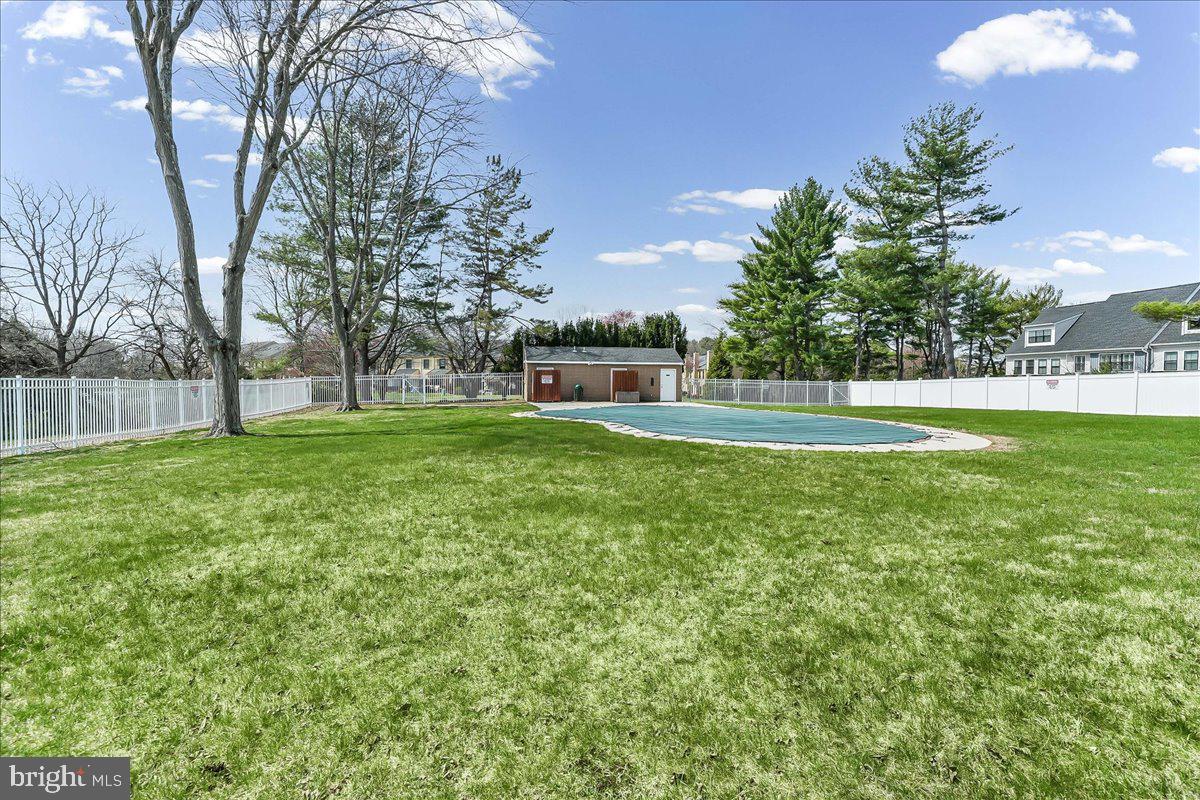 BRADFORD SQUARE - Residential