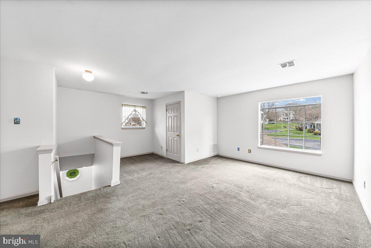 BRADFORD SQUARE - Residential