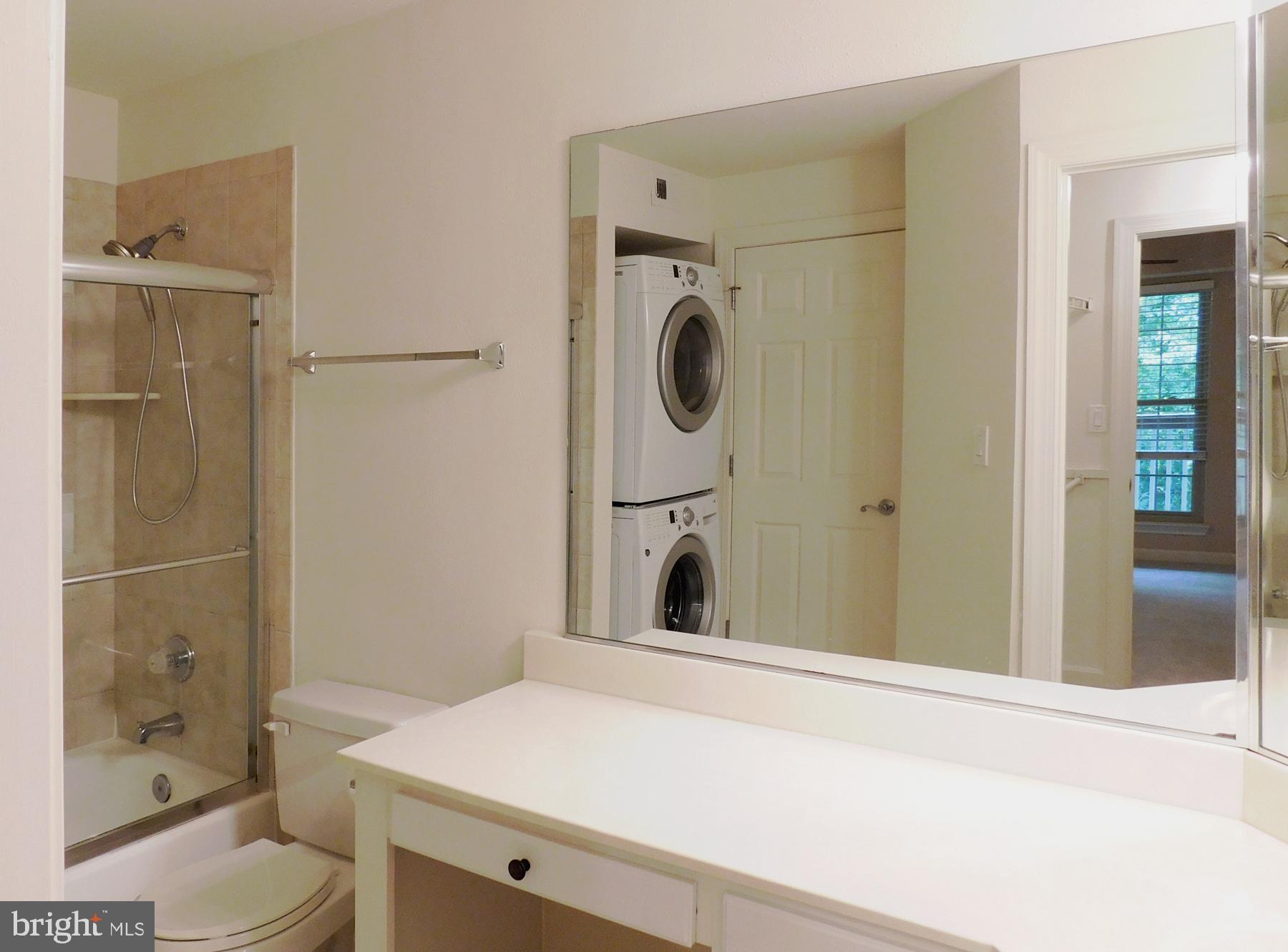 PENDERBROOK SQUARE CONDOMINIUMS - Residential