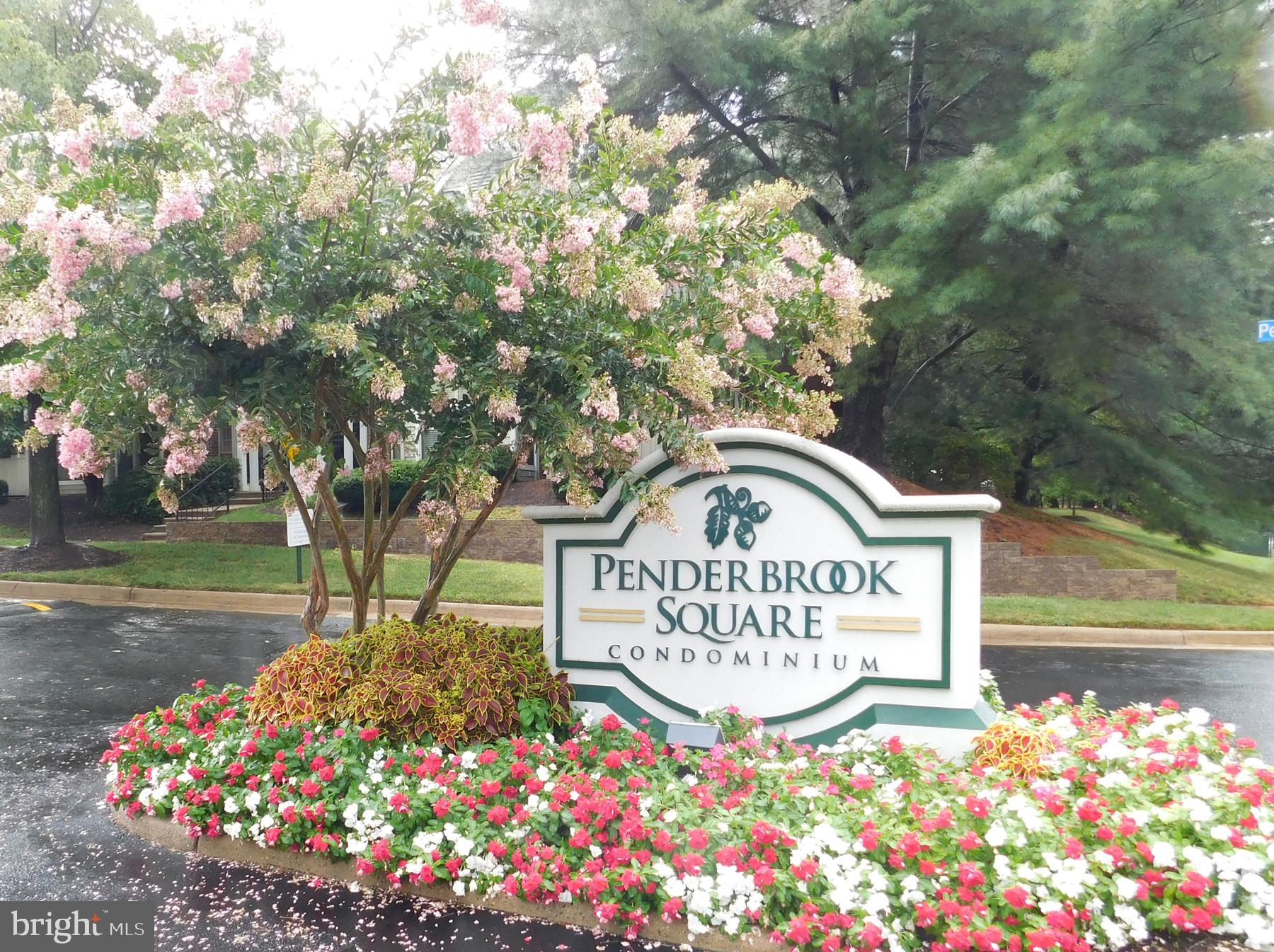 PENDERBROOK SQUARE CONDOMINIUMS - Residential