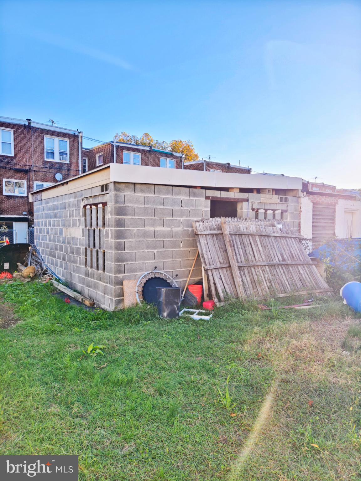 CRESCENTVILLE - Land