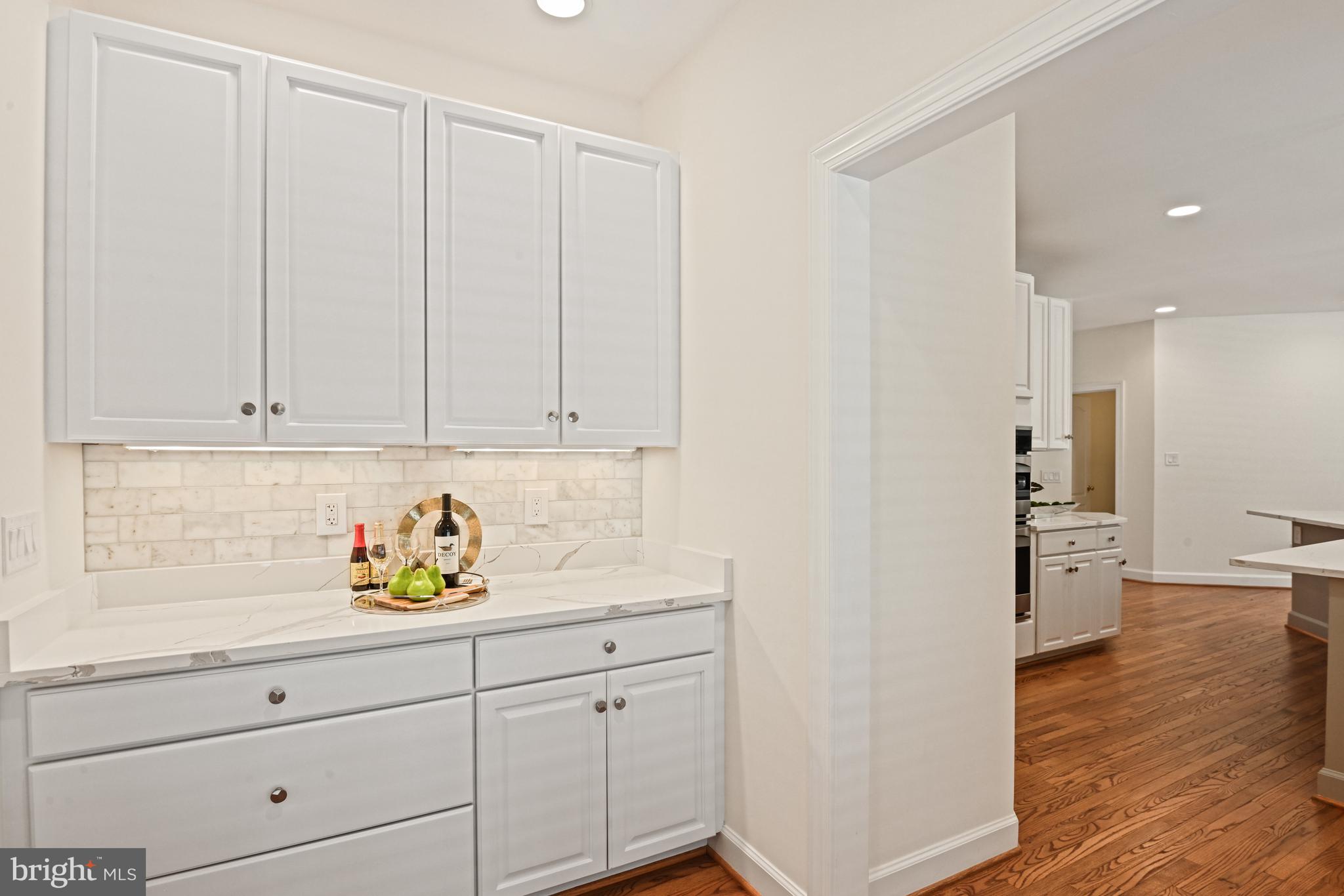 ONE CAMERON PLACE - Residential