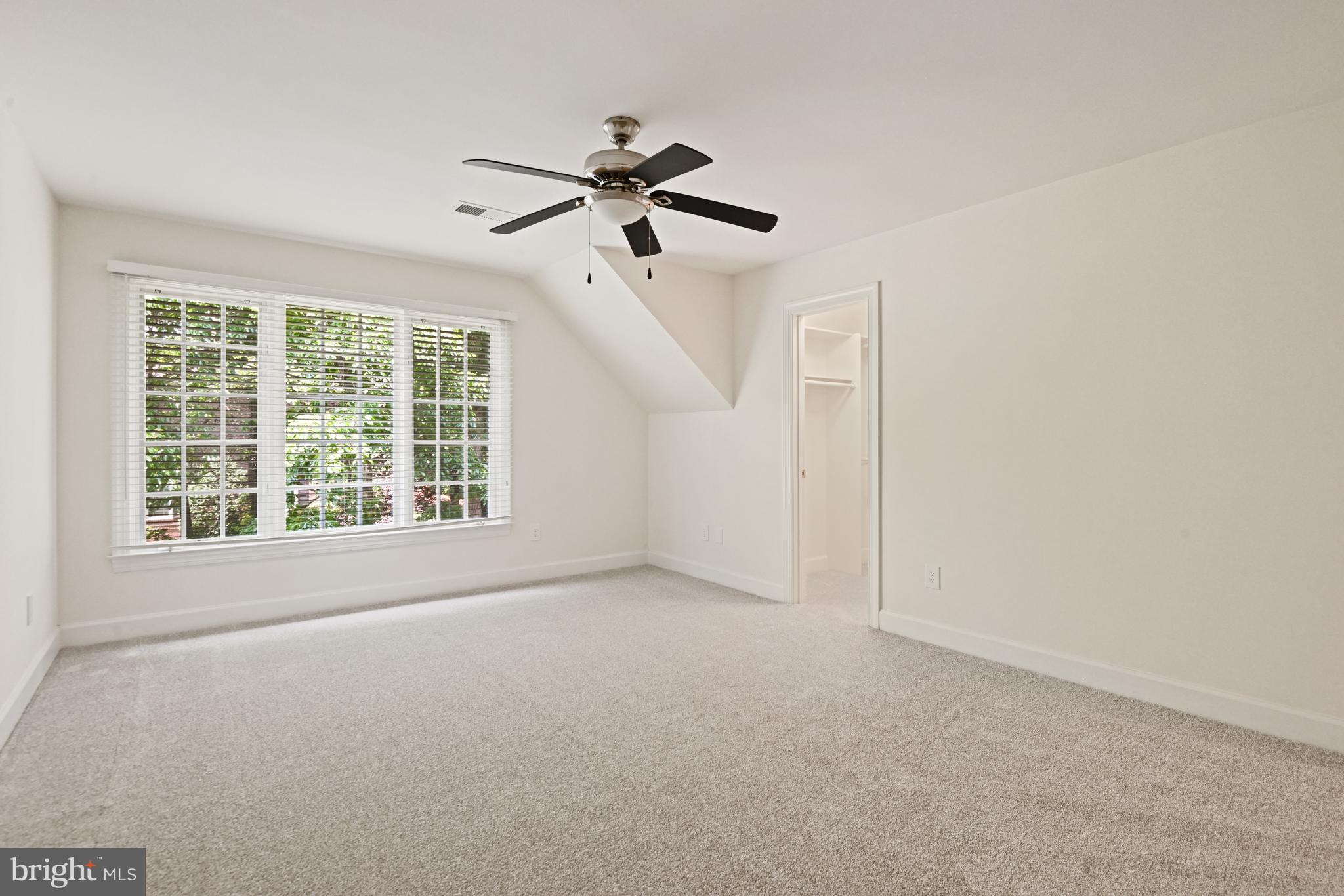 ONE CAMERON PLACE - Residential