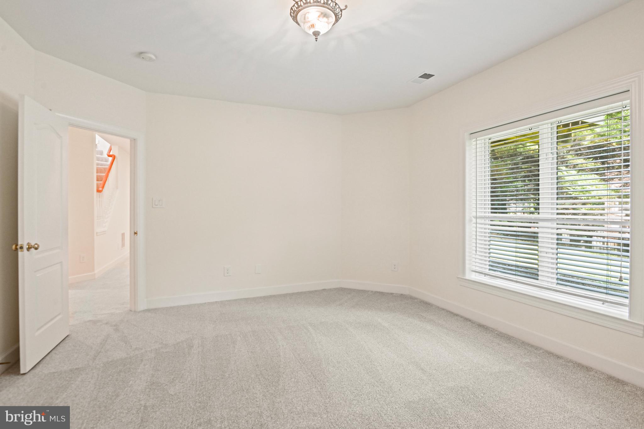 ONE CAMERON PLACE - Residential