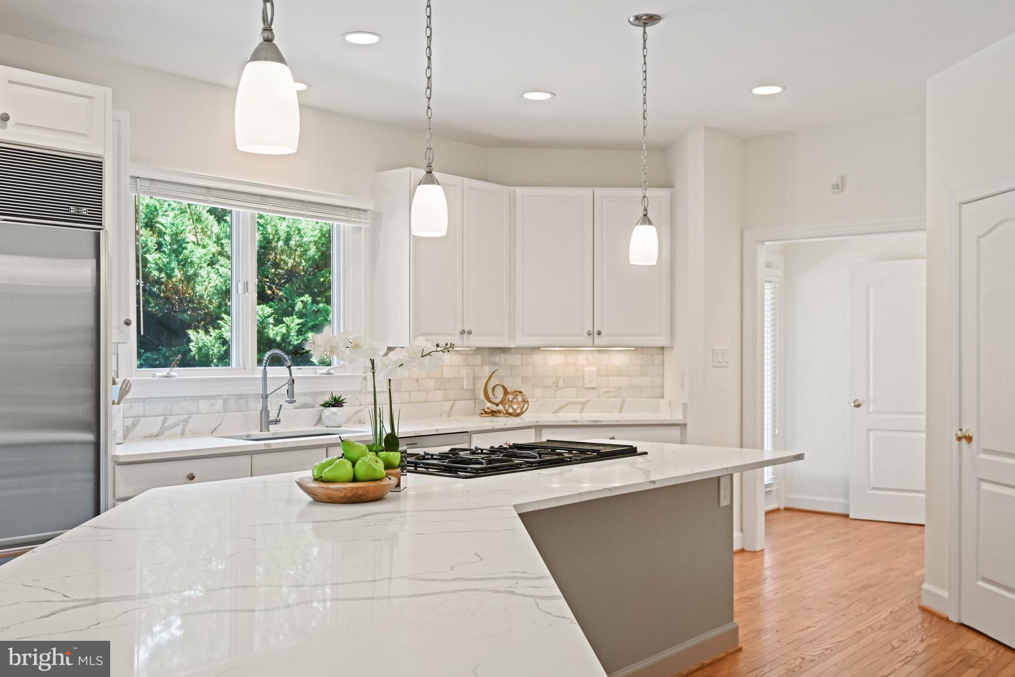 ONE CAMERON PLACE - Residential