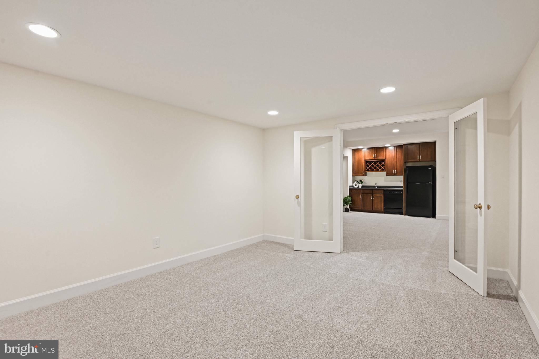 ONE CAMERON PLACE - Residential