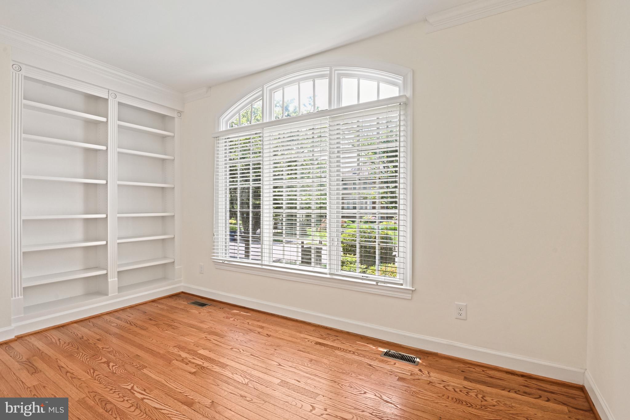 ONE CAMERON PLACE - Residential