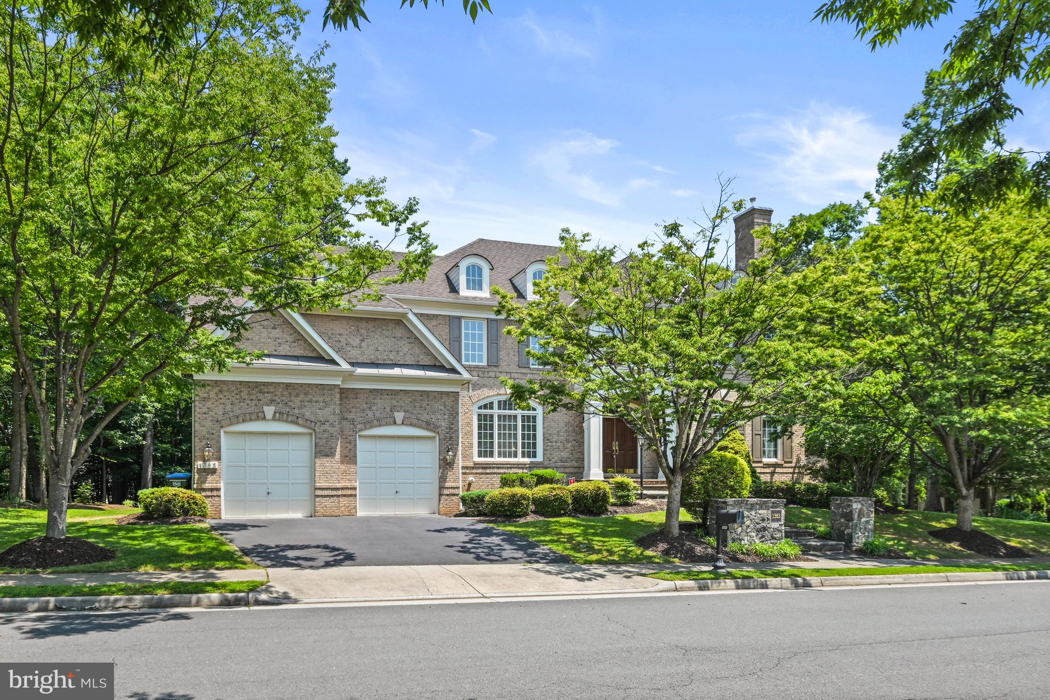 ONE CAMERON PLACE - Residential