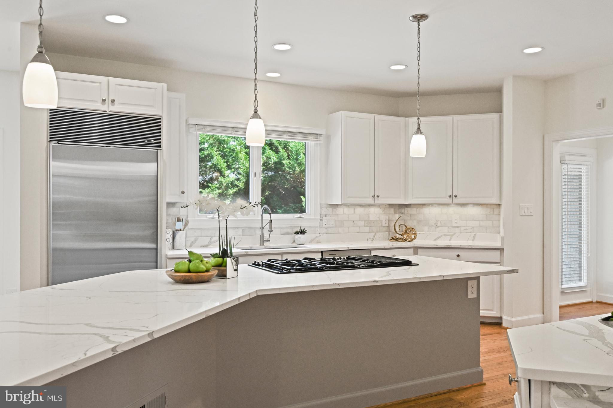 ONE CAMERON PLACE - Residential