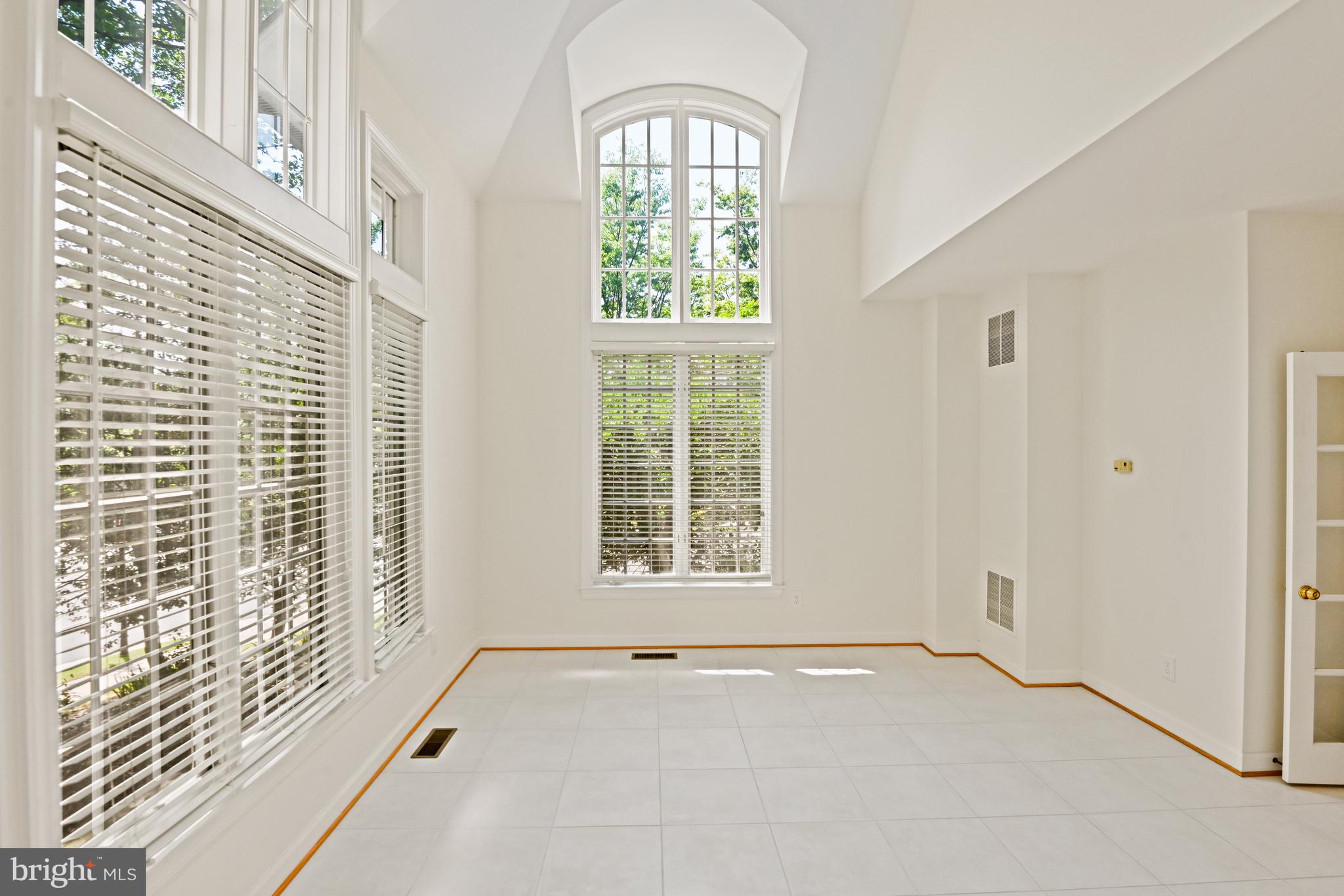 ONE CAMERON PLACE - Residential